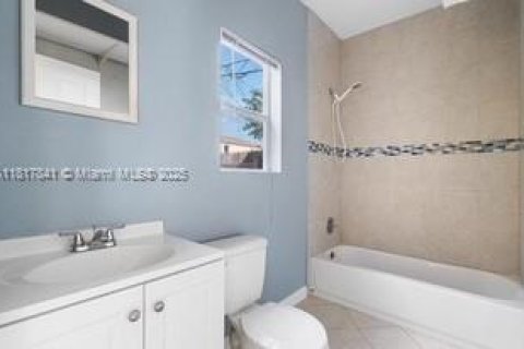 Immobilier commercial à vendre à Lake Worth, Floride: 126.25 m2 № 2194144 - photo 15