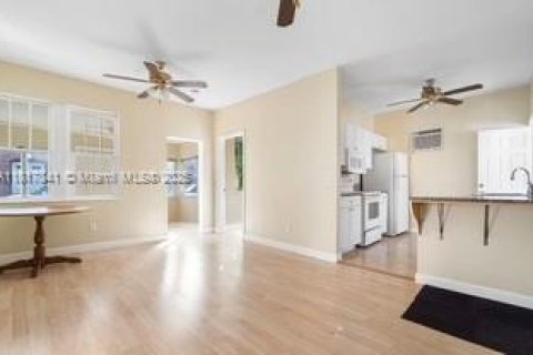 Immobilier commercial à vendre à Lake Worth, Floride: 126.25 m2 № 2194144 - photo 12