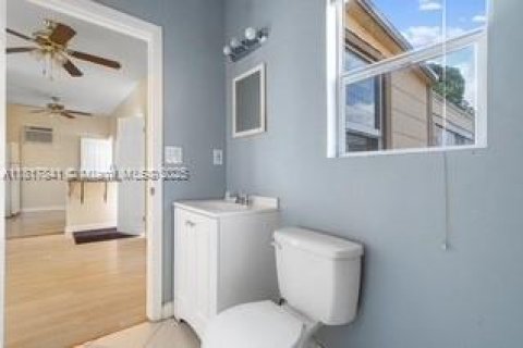 Immobilier commercial à vendre à Lake Worth, Floride: 126.25 m2 № 2194144 - photo 16