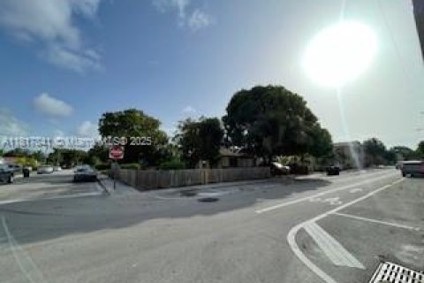 Immobilier commercial à vendre à Lake Worth, Floride: 126.25 m2 № 2194144 - photo 4