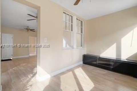 Immobilier commercial à vendre à Lake Worth, Floride: 126.25 m2 № 2194144 - photo 10