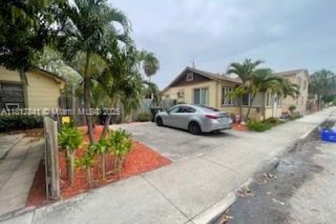 Immobilier commercial à Lake Worth, Floride 126.25 m2 № 2194144