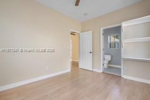 Immobilier commercial à vendre à Lake Worth, Floride: 126.25 m2 № 2194144 - photo 14