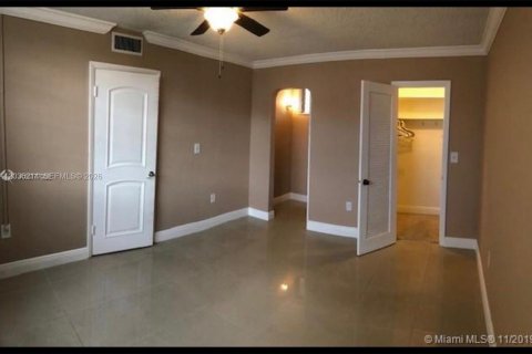 Condominio en venta en Aventura, Florida, 1 dormitorio, 75.9 m2 № 2154985 - foto 13