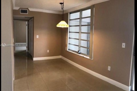 Condominio en venta en Aventura, Florida, 1 dormitorio, 75.9 m2 № 2154985 - foto 11