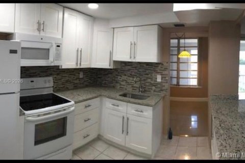 Condominio en venta en Aventura, Florida, 1 dormitorio, 75.9 m2 № 2154985 - foto 9