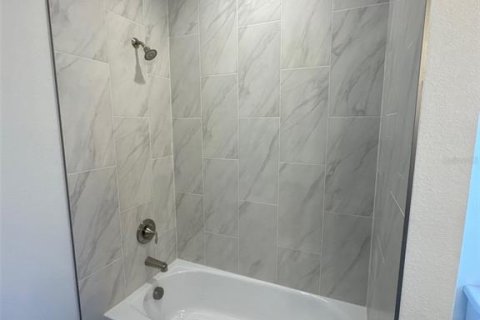 Casa en venta en Apopka, Florida, 3 dormitorios, 173.45 m2 № 2329942 - foto 9