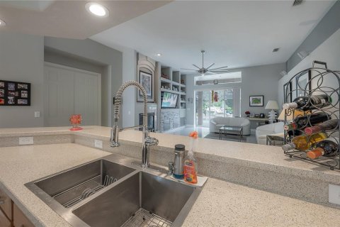 House in Tampa, Florida 5 bedrooms, 338.91 sq.m. № 1784847 - photo 19
