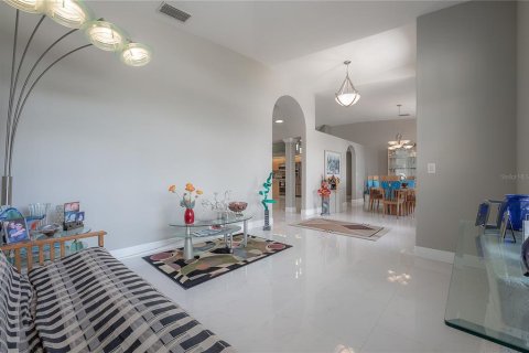House in Tampa, Florida 5 bedrooms, 338.91 sq.m. № 1784847 - photo 25