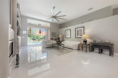 House in Tampa, Florida 5 bedrooms, 338.91 sq.m. № 1784847 - photo 22