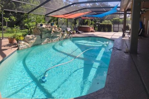 House in Tampa, Florida 5 bedrooms, 338.91 sq.m. № 1784847 - photo 3