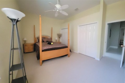 House in Tampa, Florida 5 bedrooms, 338.91 sq.m. № 1784847 - photo 13