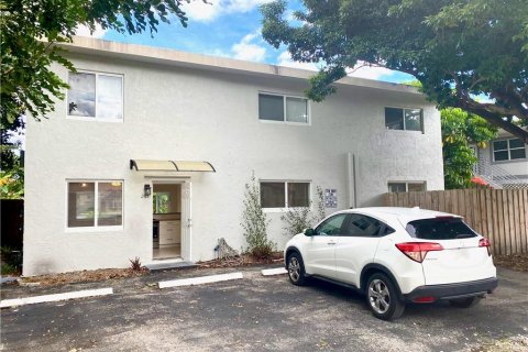 Casa en alquiler en Fort Lauderdale, Florida, 3 dormitorios, 218.97 m2 № 1221306 - foto 1