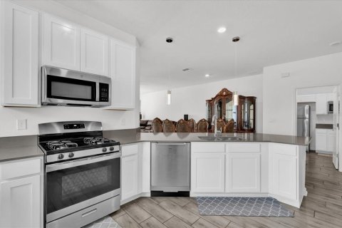 House in LIBERTY PRESERVE in Leesburg, Florida 4 bedrooms, 195.93 sq.m. № 1535866 - photo 9
