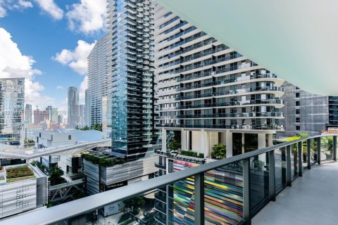 Condo in Miami, Florida, 2 bedrooms  № 2401326 - photo 27
