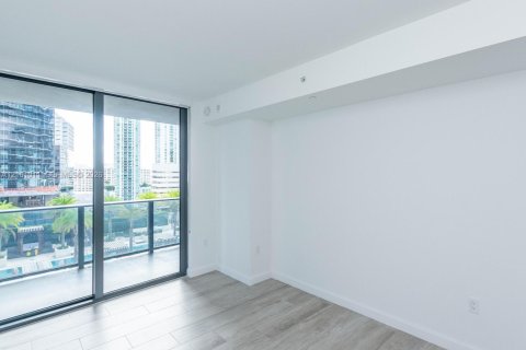 Condo in Miami, Florida, 2 bedrooms  № 2401326 - photo 21