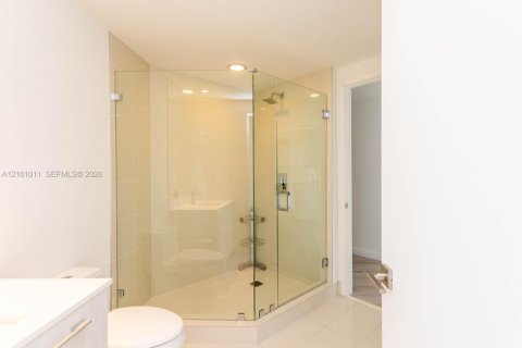Condo in Miami, Florida, 2 bedrooms  № 2401326 - photo 25