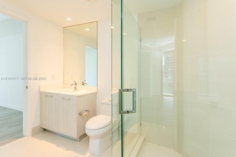 Condo in Miami, Florida, 2 bedrooms  № 2401326 - photo 23