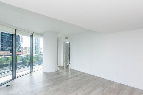Condo in Miami, Florida, 2 bedrooms  № 2401326 - photo 4