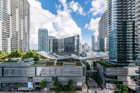 Condo in Miami, Florida, 2 bedrooms  № 2401326 - photo 30