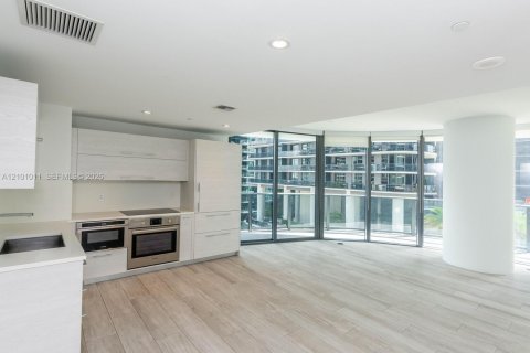 Condo in Miami, Florida, 2 bedrooms  № 2401326