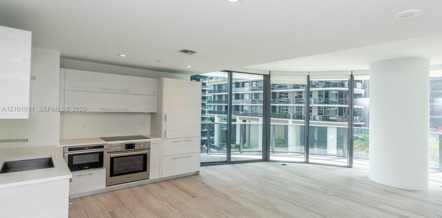Condo in Miami, Florida, 2 bedrooms  № 2401326