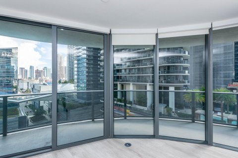 Condo in Miami, Florida, 2 bedrooms  № 2401326 - photo 6