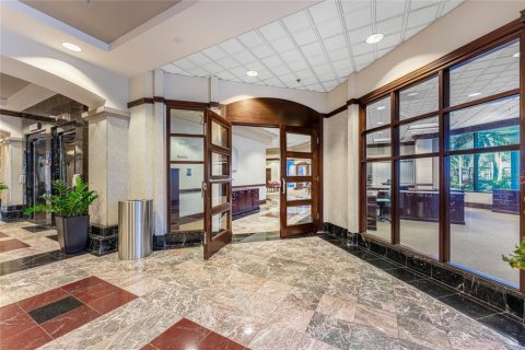 Immobilier commercial à louer à Port Charlotte, Floride: 6730.96 m2 № 213915 - photo 9