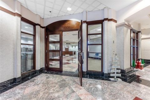 Immobilier commercial à louer à Port Charlotte, Floride: 6730.96 m2 № 213915 - photo 10