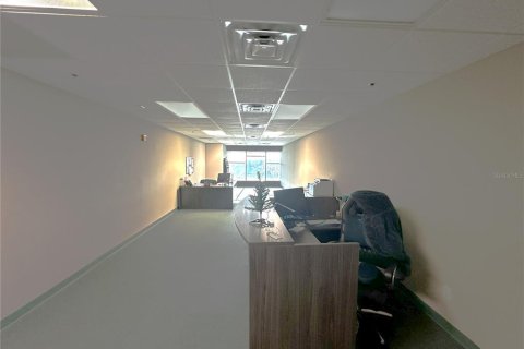 Immobilier commercial à louer à Port Charlotte, Floride: 6730.96 m2 № 213915 - photo 25