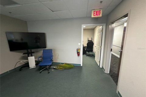 Immobilier commercial à louer à Port Charlotte, Floride: 6730.96 m2 № 213915 - photo 26