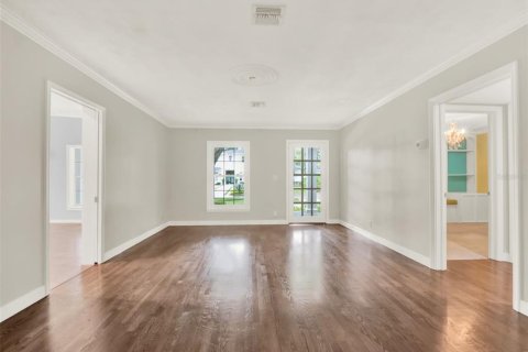 Casa en venta en Winter Park, Florida, 5 dormitorios, 292.18 m2 № 1898786 - foto 4