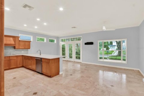 House in Winter Park, Florida 5 bedrooms, 292.18 sq.m. № 1898786 - photo 10