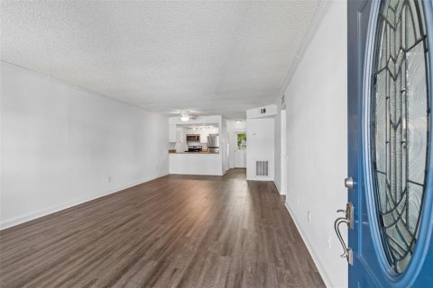 Condo in Tampa, Florida, 2 bedrooms № 2122473 - photo 4
