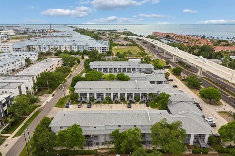 Condo in Tampa, Florida, 2 bedrooms № 2122473 - photo 2