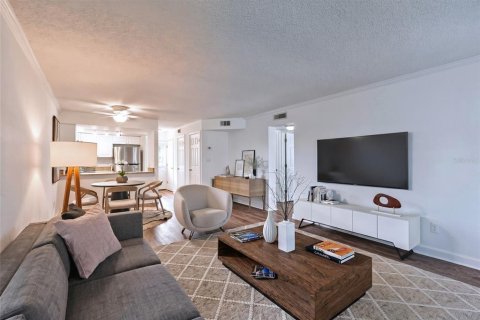 Condo in Tampa, Florida, 2 bedrooms № 2122473 - photo 6