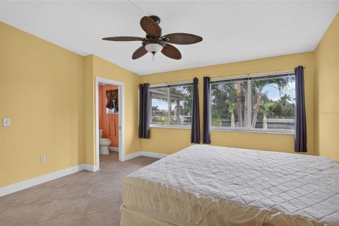 Villa ou maison à vendre à Port Charlotte, Floride: 4 chambres, 197.14 m2 № 2402944 - photo 24