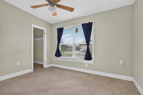 Villa ou maison à vendre à Port Charlotte, Floride: 4 chambres, 197.14 m2 № 2402944 - photo 25