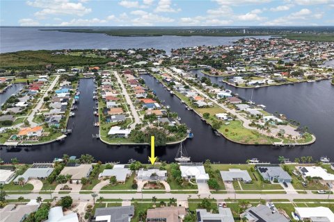 Villa ou maison à vendre à Port Charlotte, Floride: 4 chambres, 197.14 m2 № 2402944 - photo 30