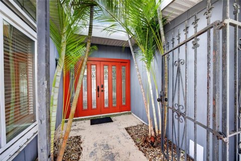 Villa ou maison à vendre à Port Charlotte, Floride: 4 chambres, 197.14 m2 № 2402944 - photo 4