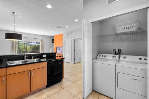 Townhouse in Kissimmee, Florida 3 bedrooms, 136.57 sq.m. № 1642717 - photo 8