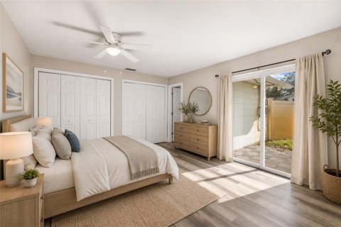 House in Seminole, Florida 4 bedrooms, 252.23 sq.m. № 2284805 - photo 30
