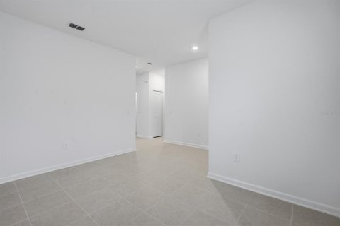 Villa ou maison à louer à Clermont, Floride: 5 chambres, 228.08 m2 № 2413486 - photo 4