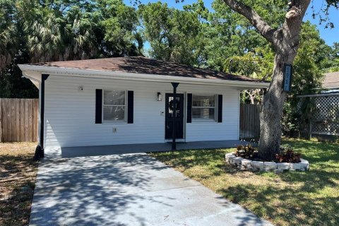 Villa ou maison à louer à Tampa, Floride: 3 chambres, 111.85 m2 № 1853240 - photo 2