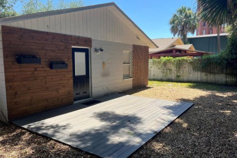 Villa ou maison à louer à Tampa, Floride: 3 chambres, 111.85 m2 № 1853240 - photo 3