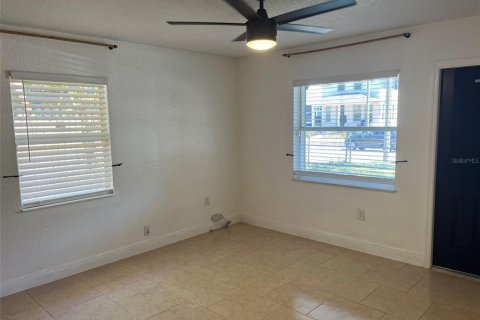 Villa ou maison à louer à Tampa, Floride: 3 chambres, 111.85 m2 № 1853240 - photo 10