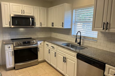 Villa ou maison à louer à Tampa, Floride: 3 chambres, 111.85 m2 № 1853240 - photo 8