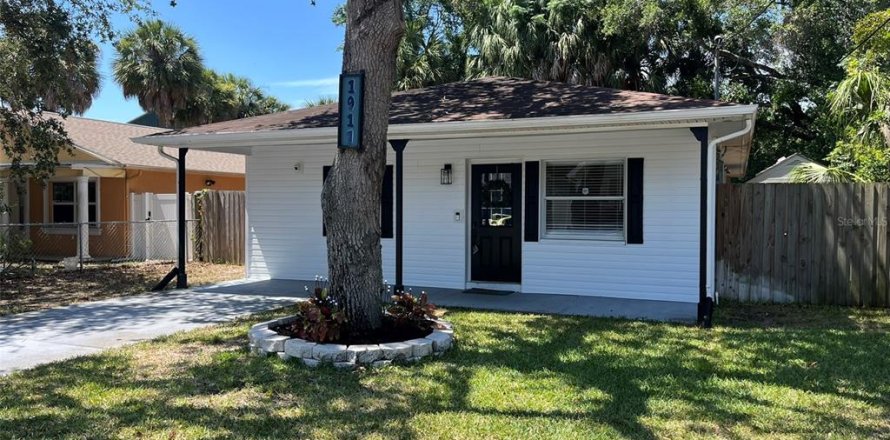 Villa ou maison à Tampa, Floride 3 chambres, 111.85 m2 № 1853240