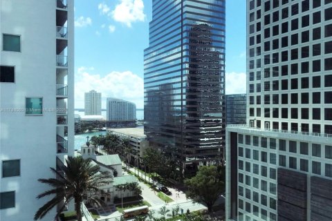 Кондоминиум с 2 спальнями в Майами, Флорида № 2037292