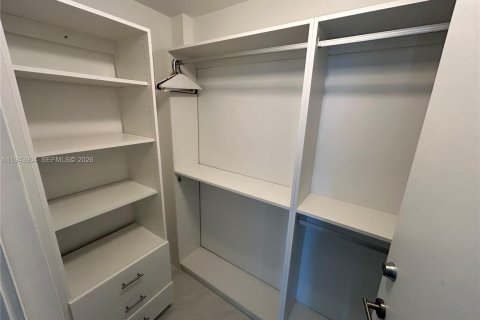 Condominio en venta en Miami, Florida, 1 dormitorio, 87.61 m2 № 2000628 - foto 16
